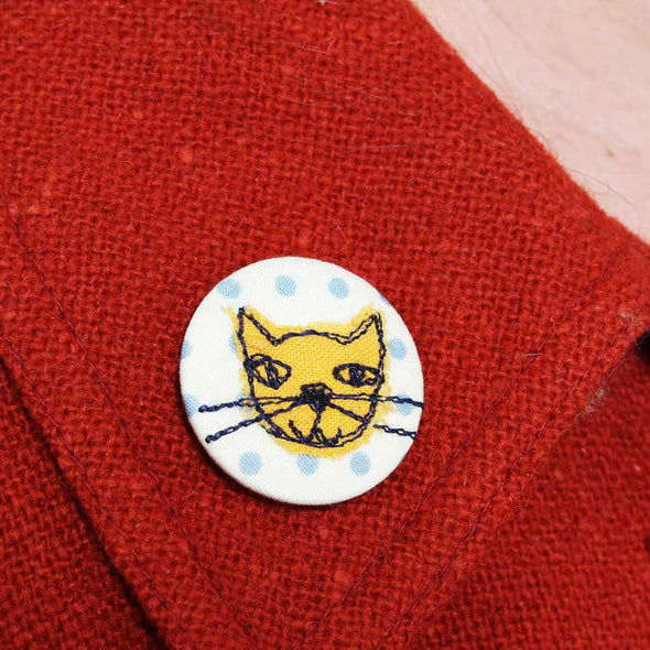 Poppy Treffry Pretty Badge - Happy Cat