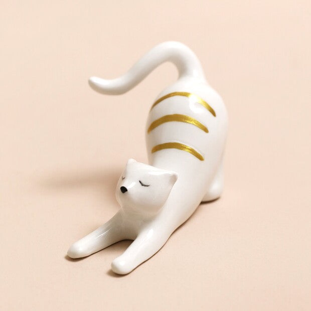 Lisa Angel Stretching Cat Ring Holder