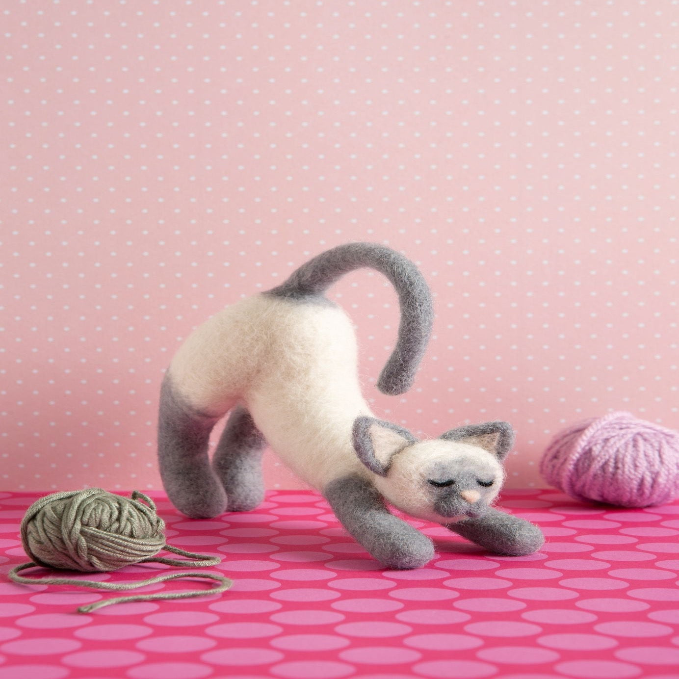 Hawthorn Handmade Stretching Cat Felting Kit